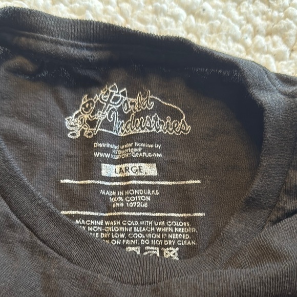 Vintage 2000s World Industries Black T-Shirt - Picture 2 of 4
